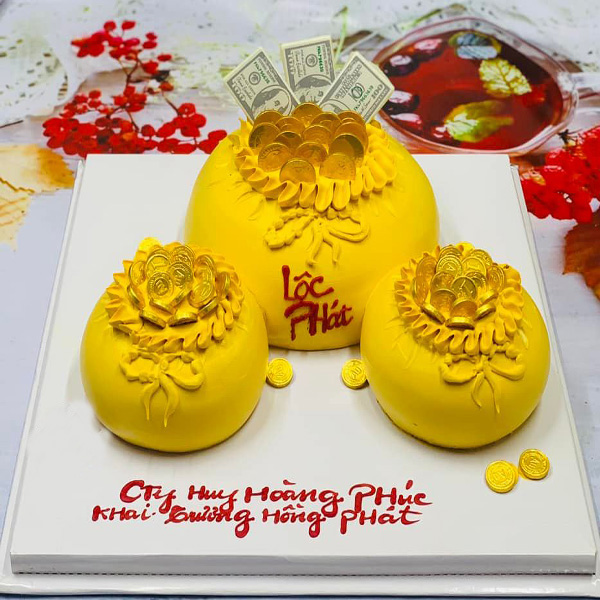 Mẫu bánh sinh nhật bằng Vàng Hũ Vàng may mắn trong năm mới 